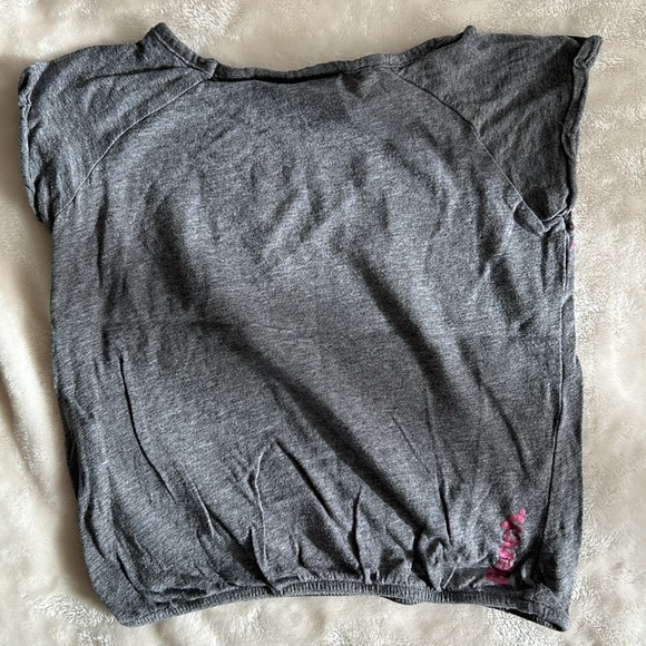 3/$25 Bench T-shirt Size 5-6 - Picture 5 of 5